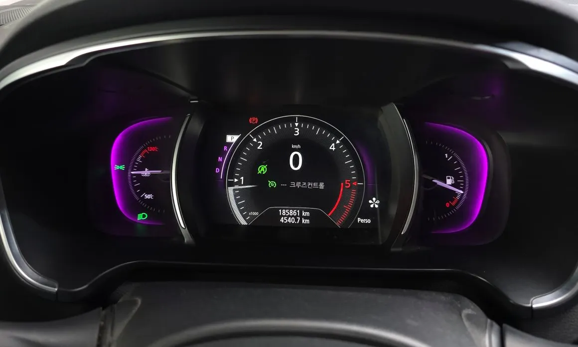 Renault SM6