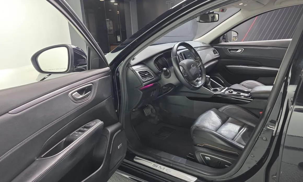 Renault SM6