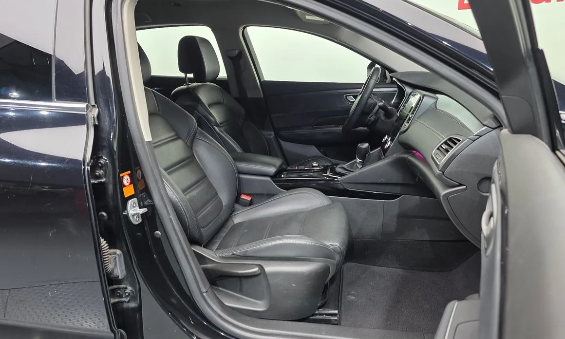 Renault SM6