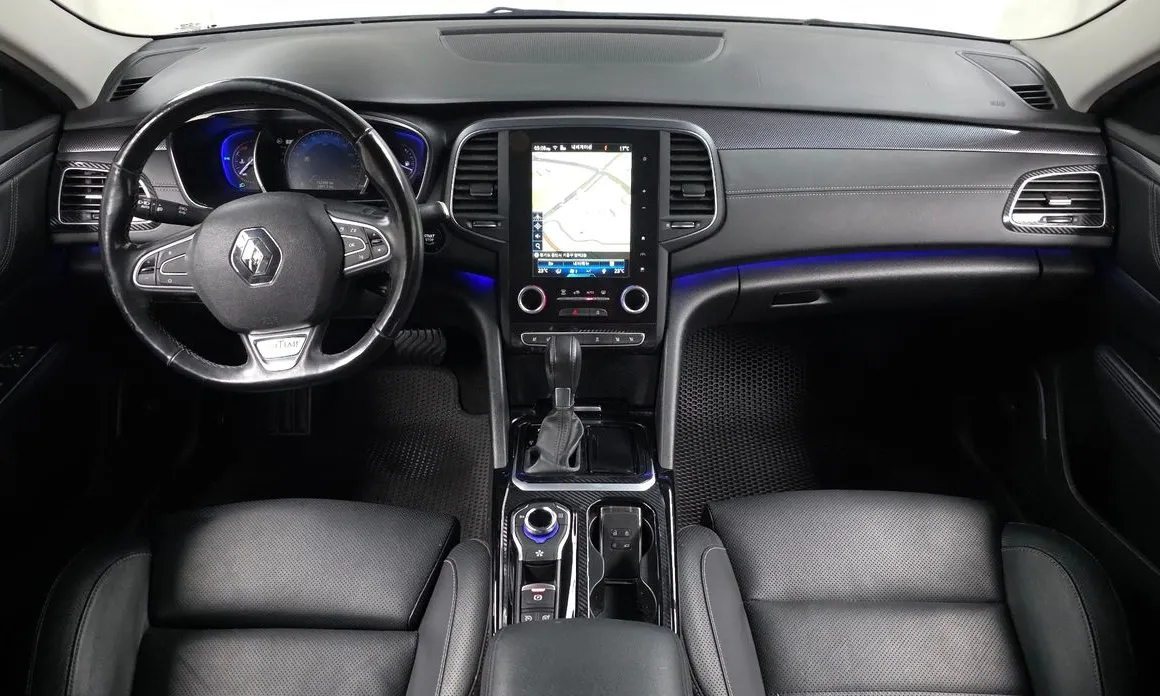 Renault SM6