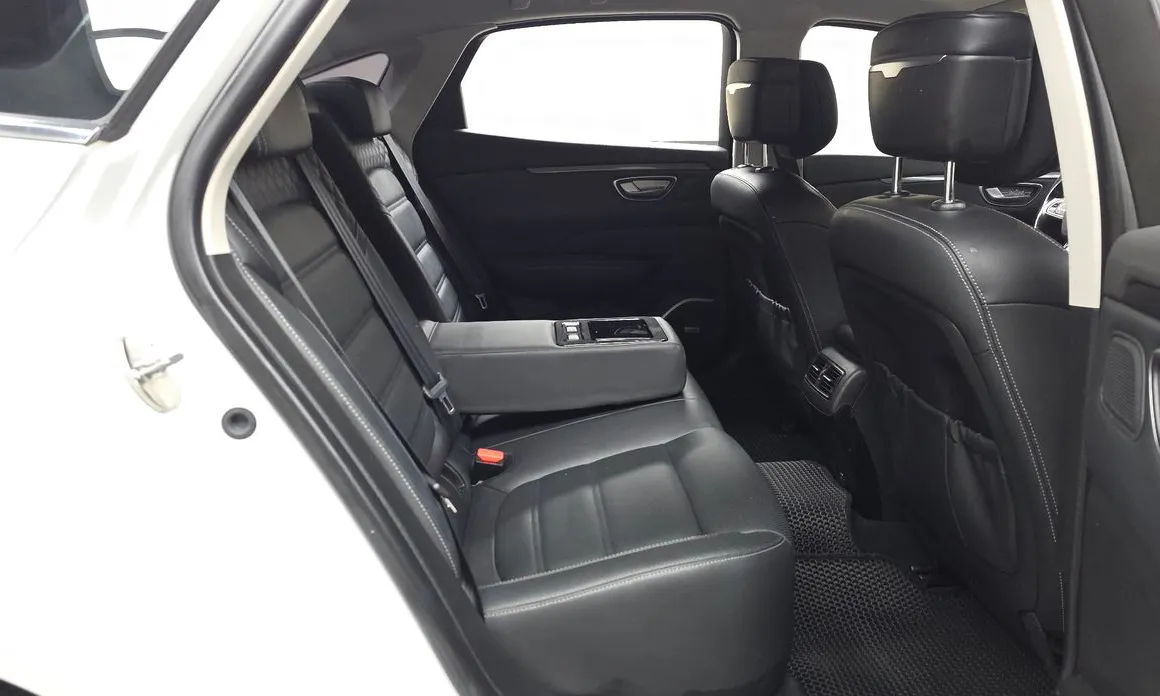 Renault SM6