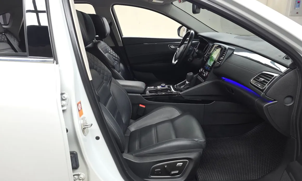 Renault SM6