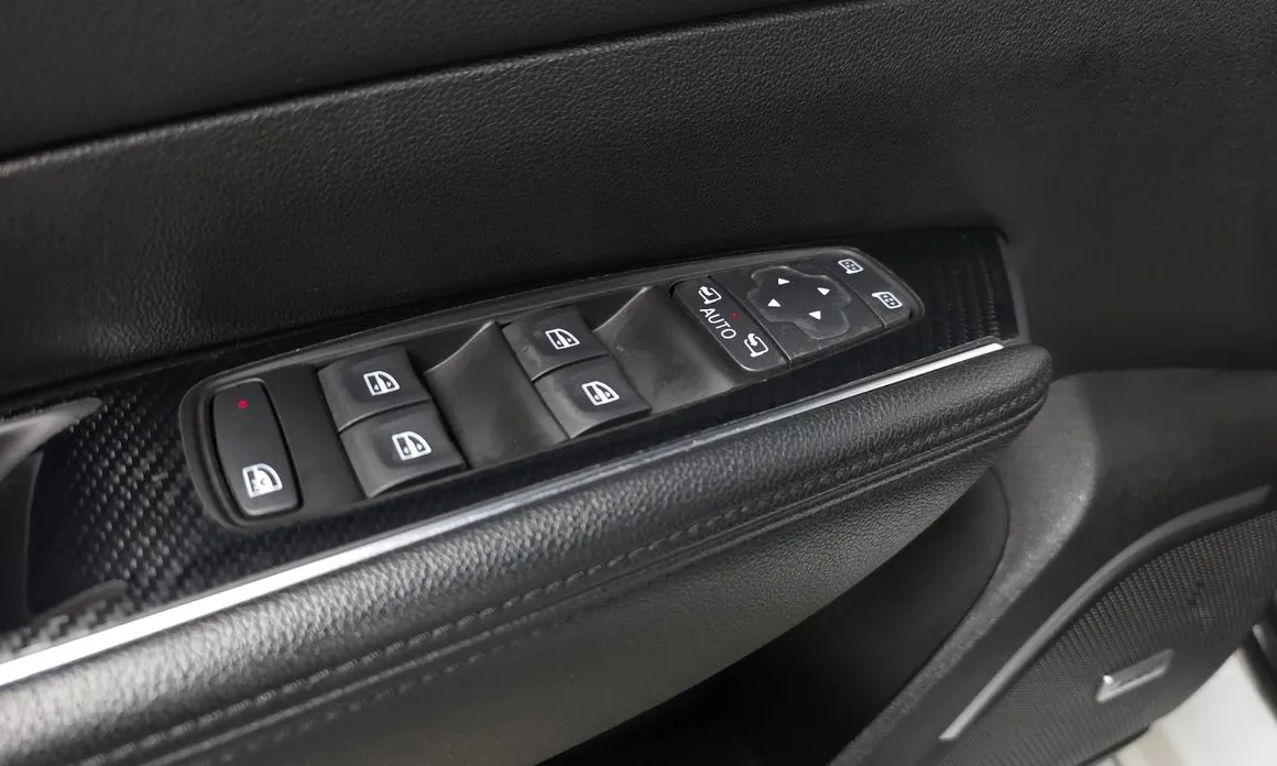 Renault SM6