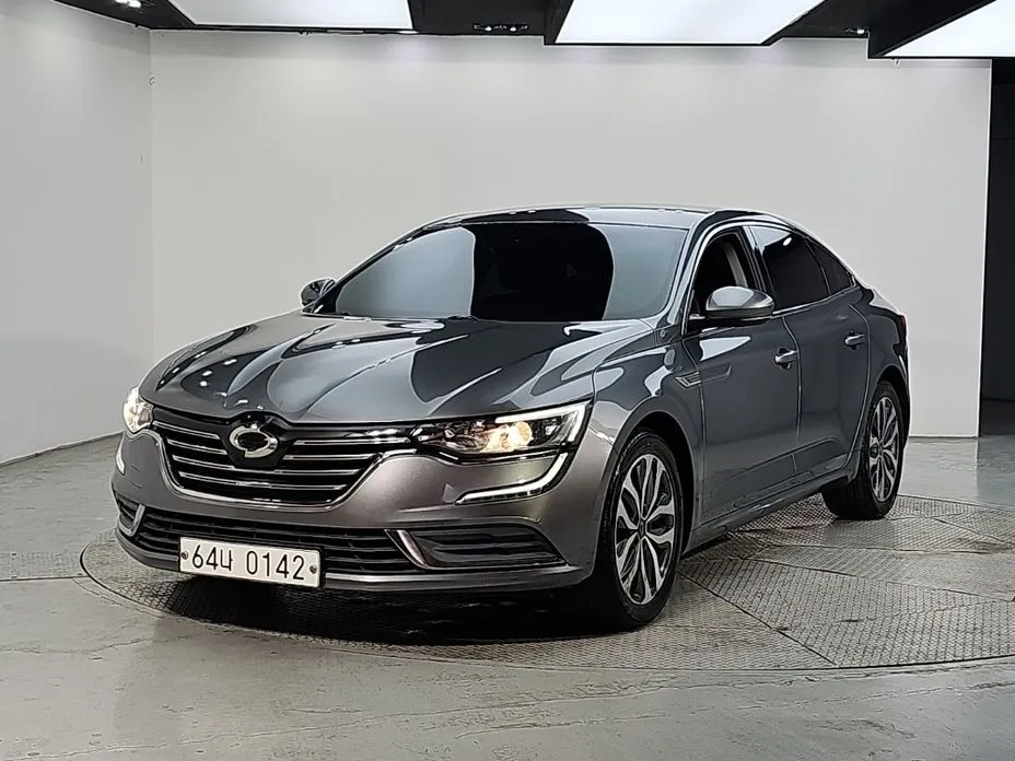 Renault SM6