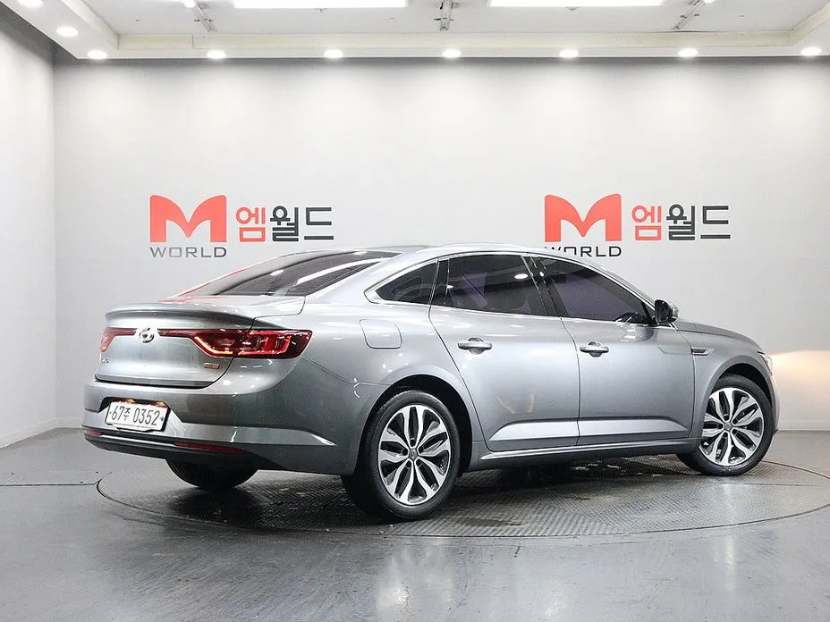 Renault SM6