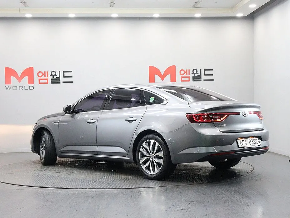 Renault SM6