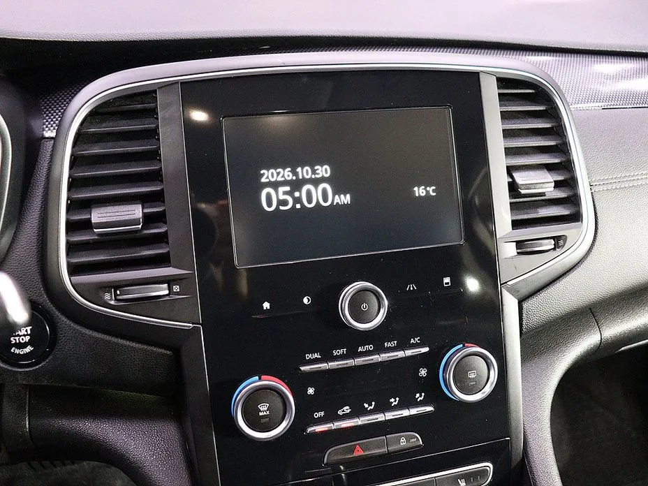 Renault SM6