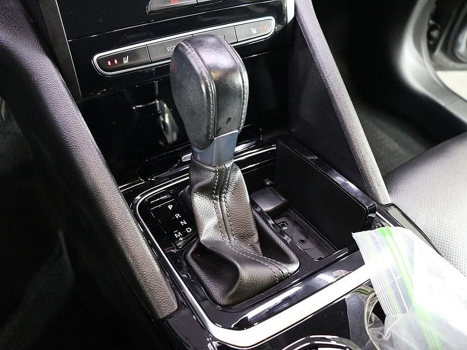 Renault SM6