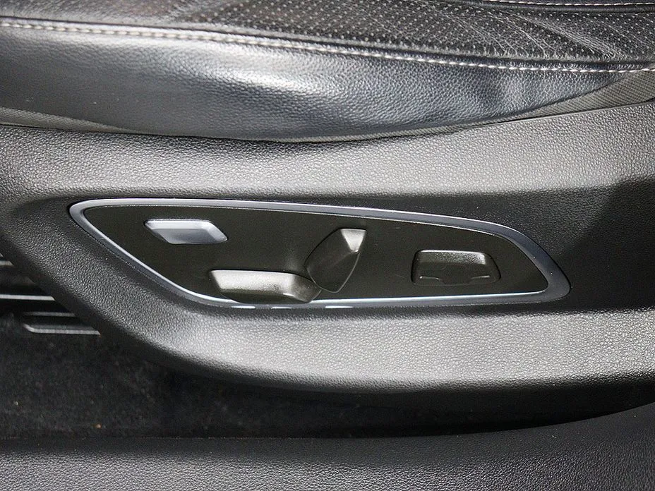 Renault SM6