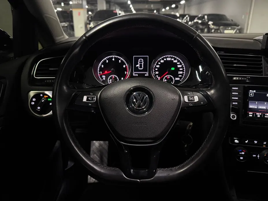 Volkswagen Golf