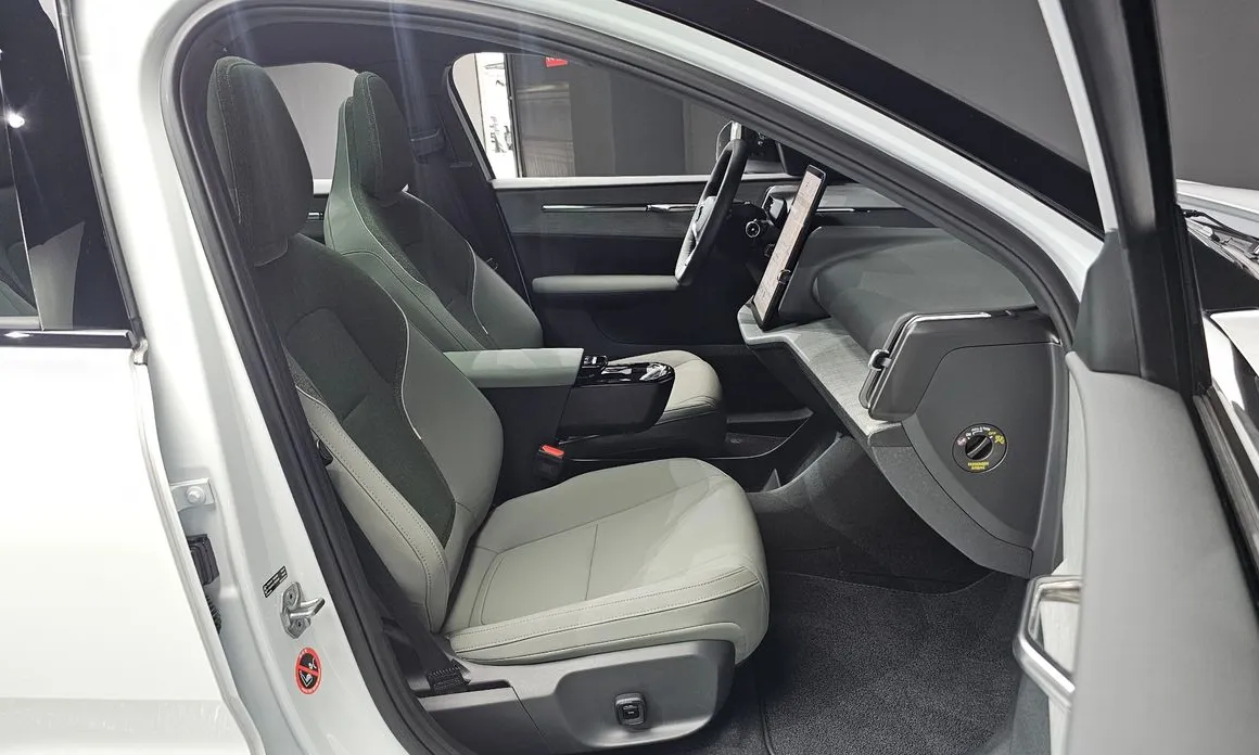 Volvo EX30