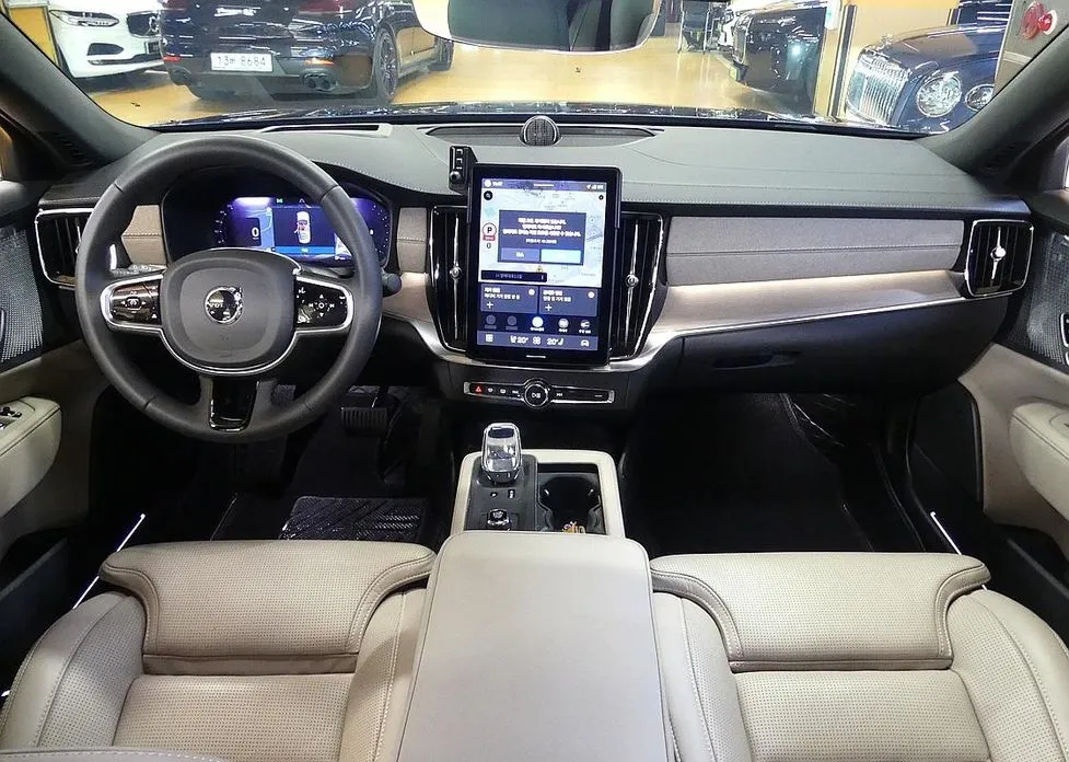 Volvo S90