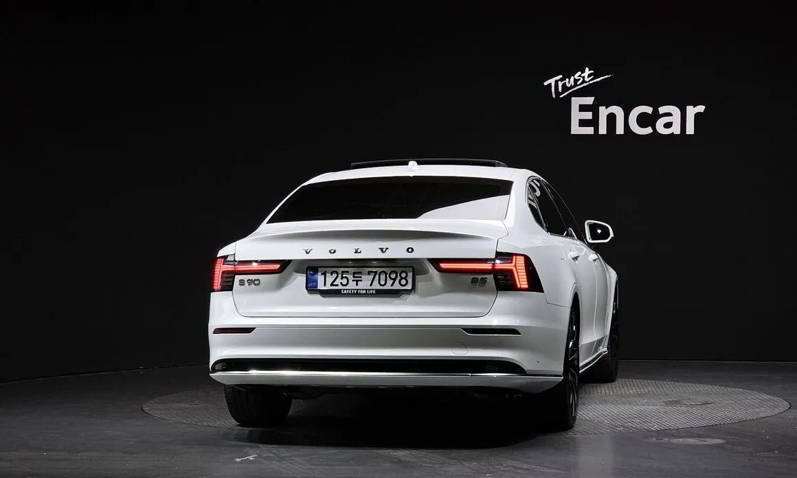 Volvo S90