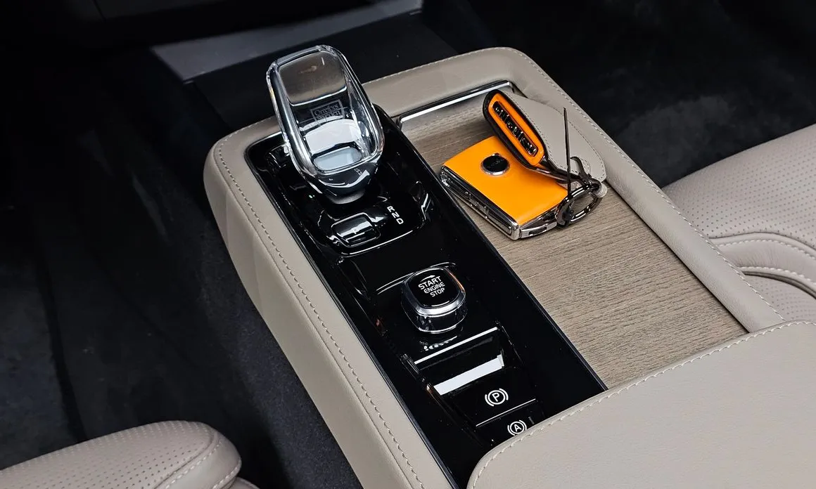 Volvo S90