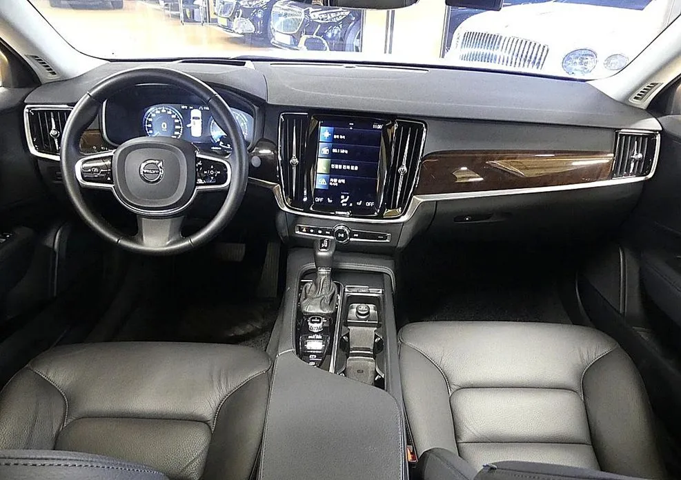 Volvo S90