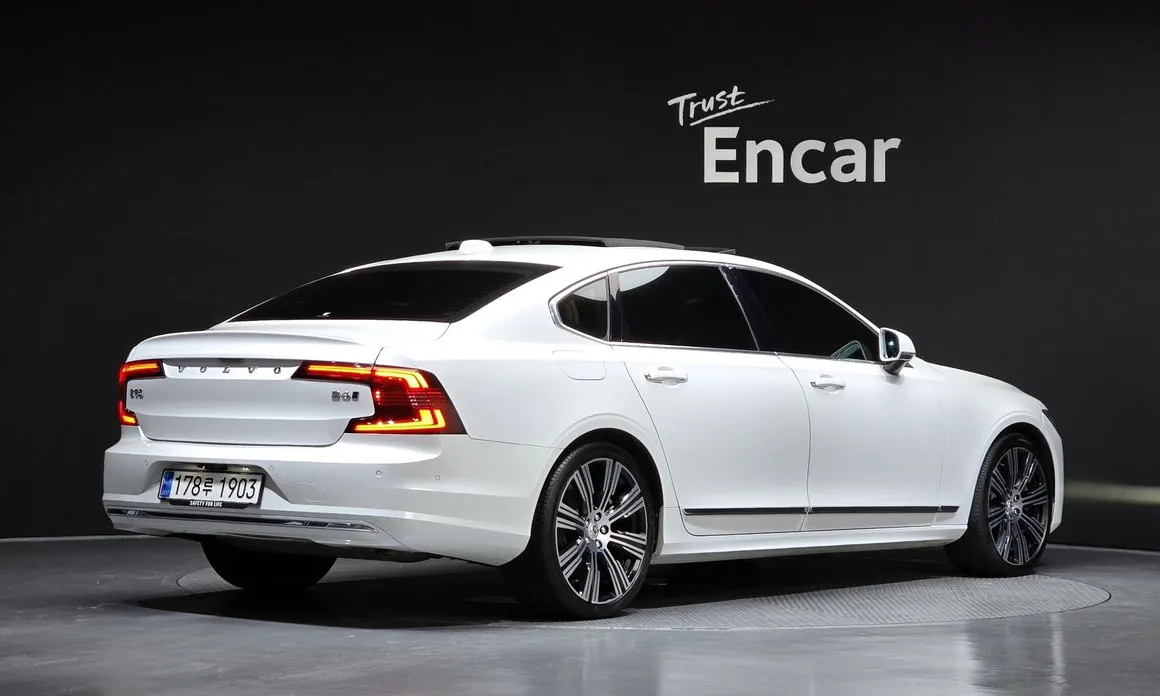 Volvo S90