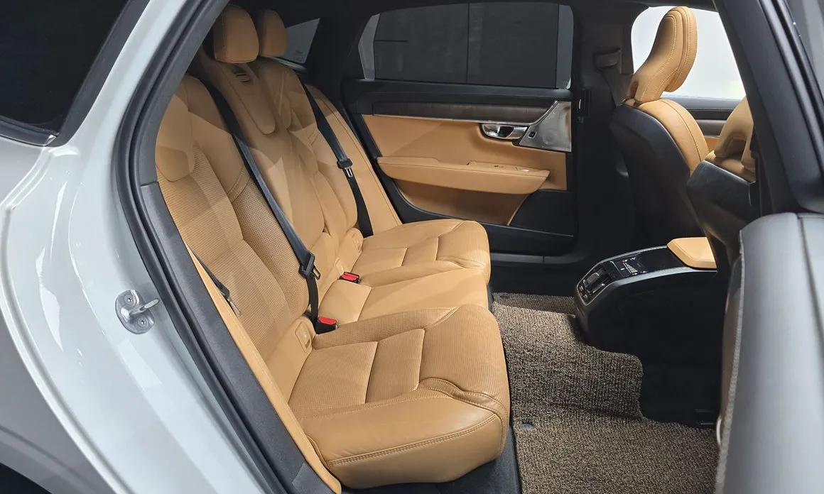 Volvo S90