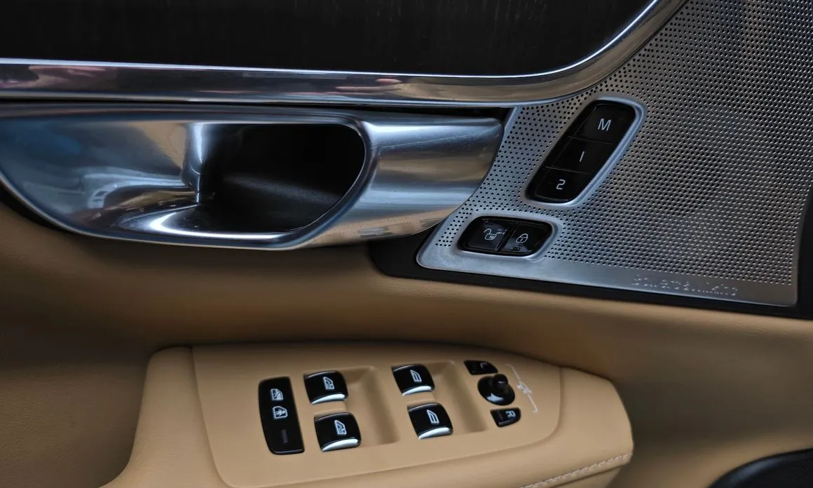 Volvo S90