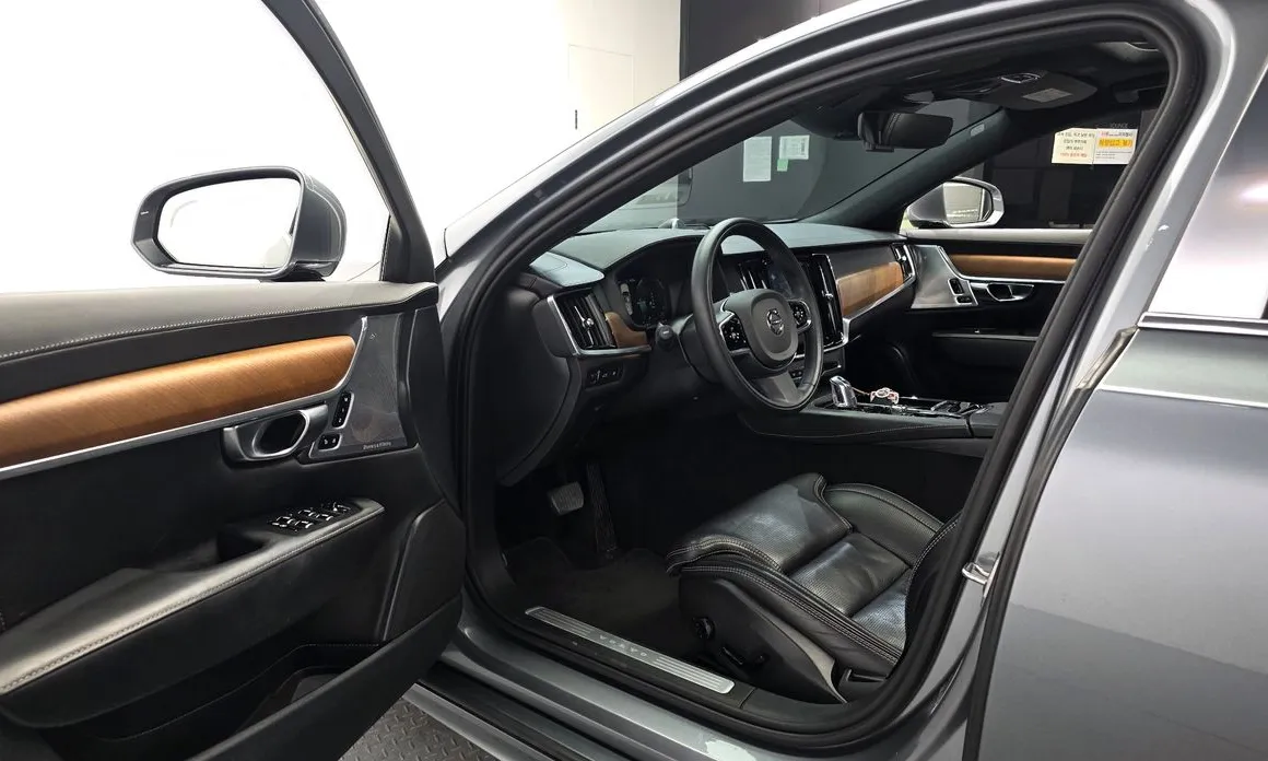 Volvo S90