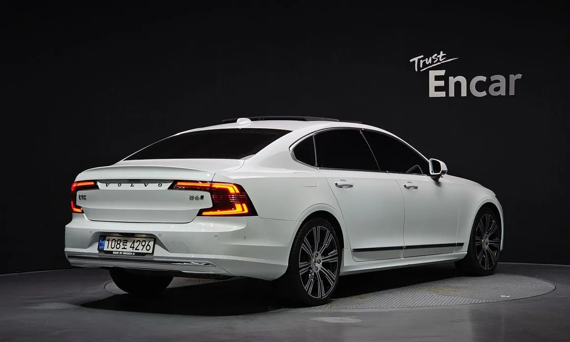 Volvo S90