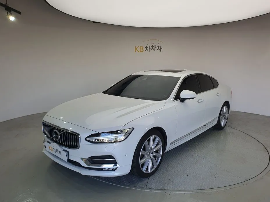 Volvo S90