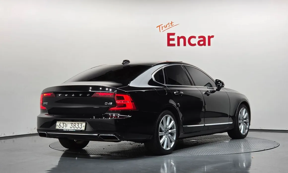 Volvo S90