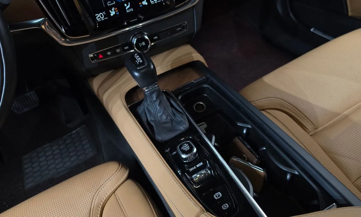 Volvo S90