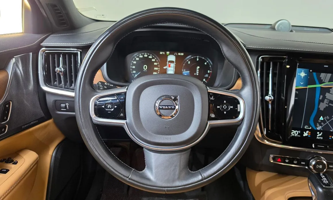 Volvo S90