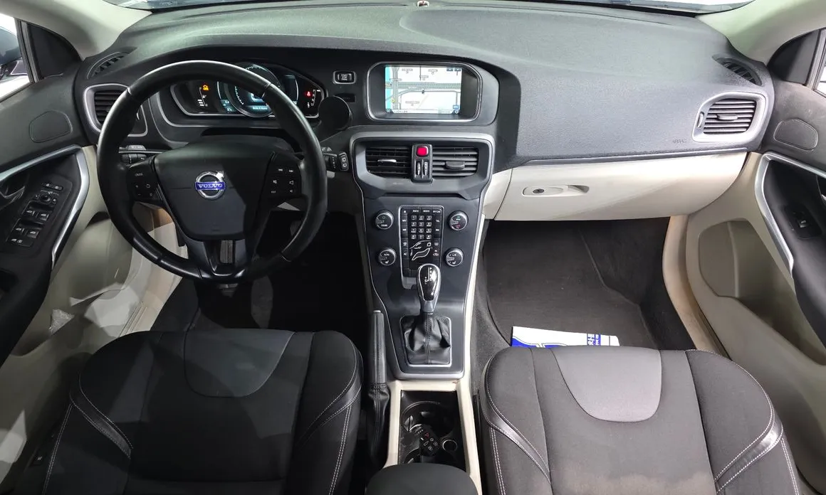 Volvo V40