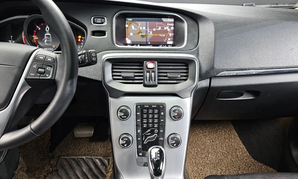 Volvo V40