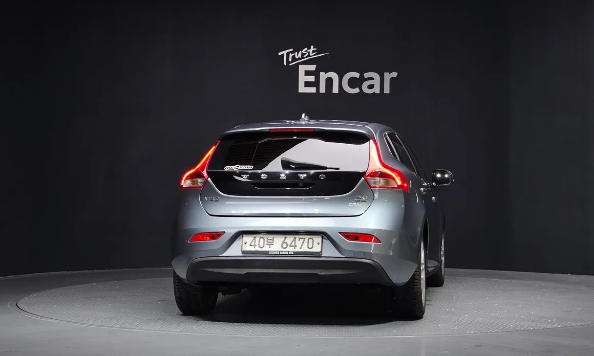 Volvo V40