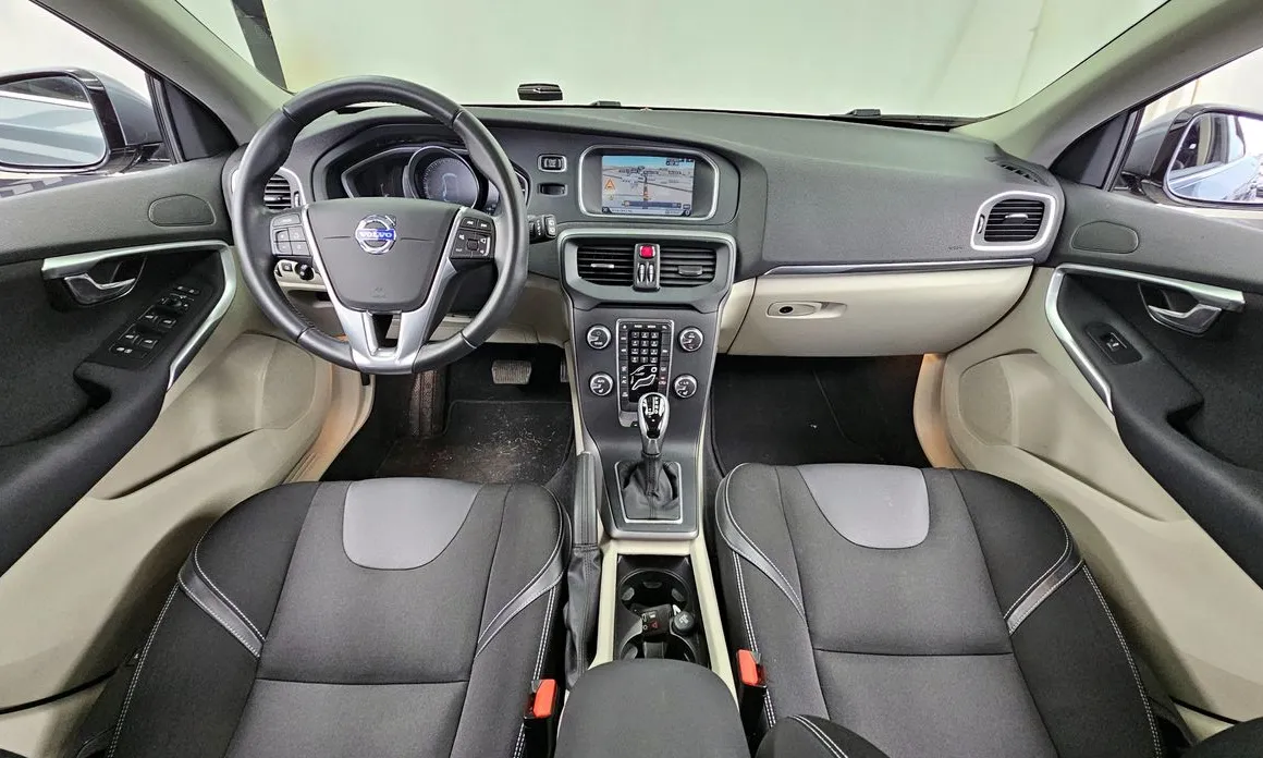 Volvo V40