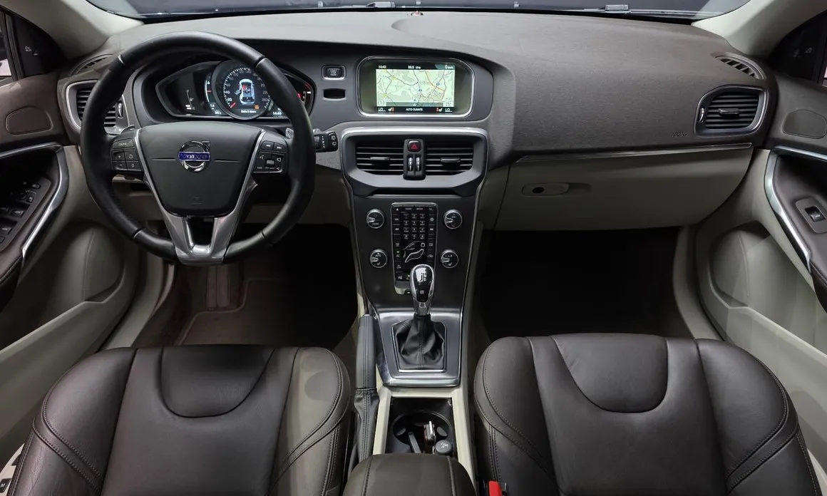 Volvo V40