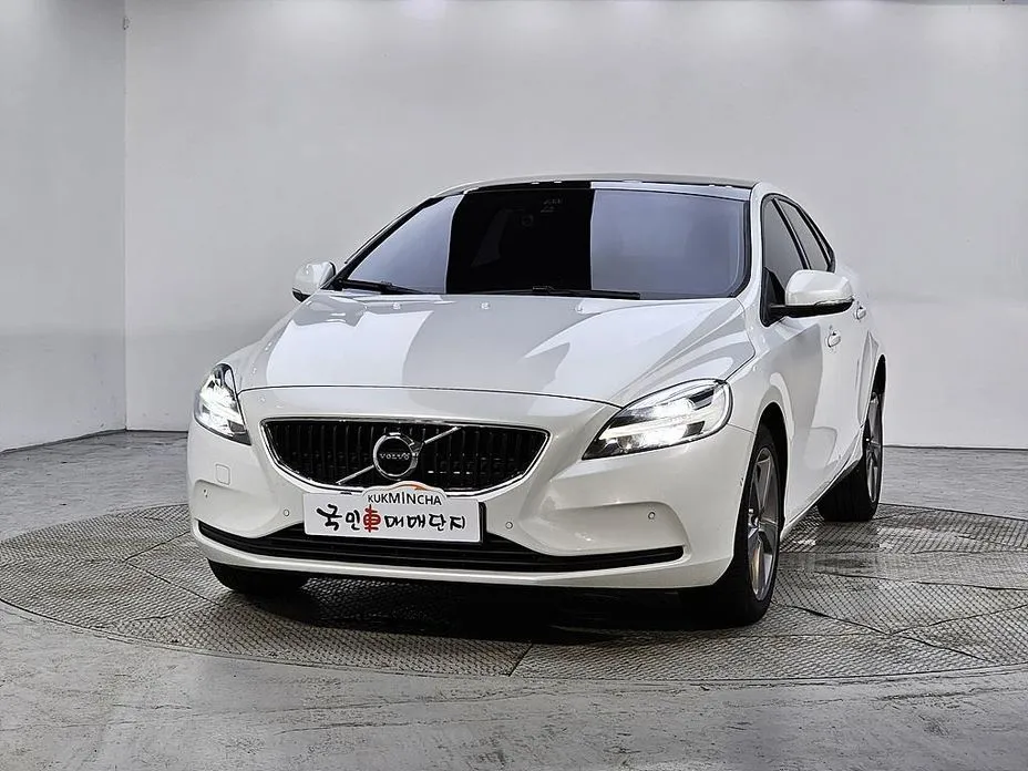 Volvo V40