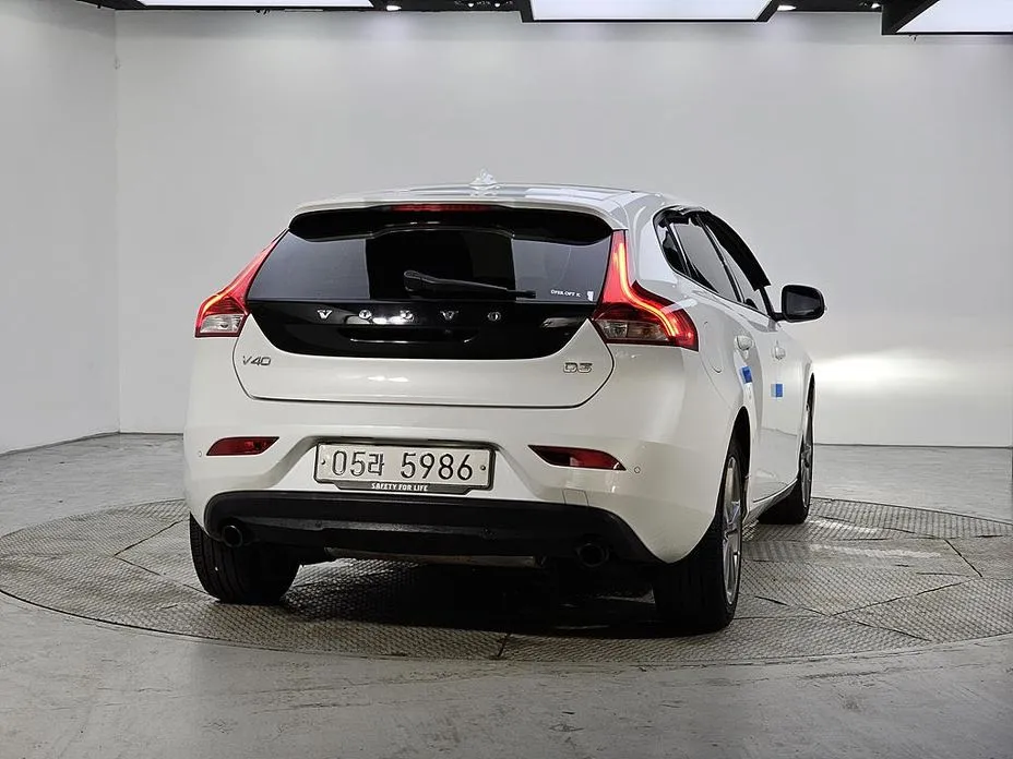 Volvo V40