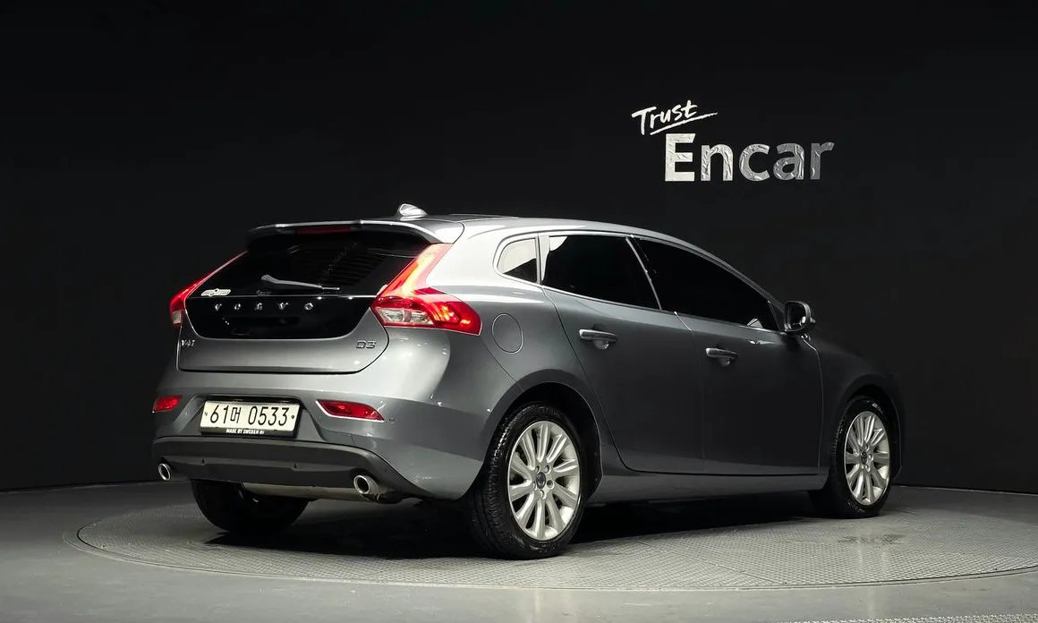 Volvo V40