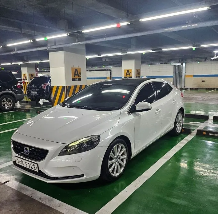 Volvo V40