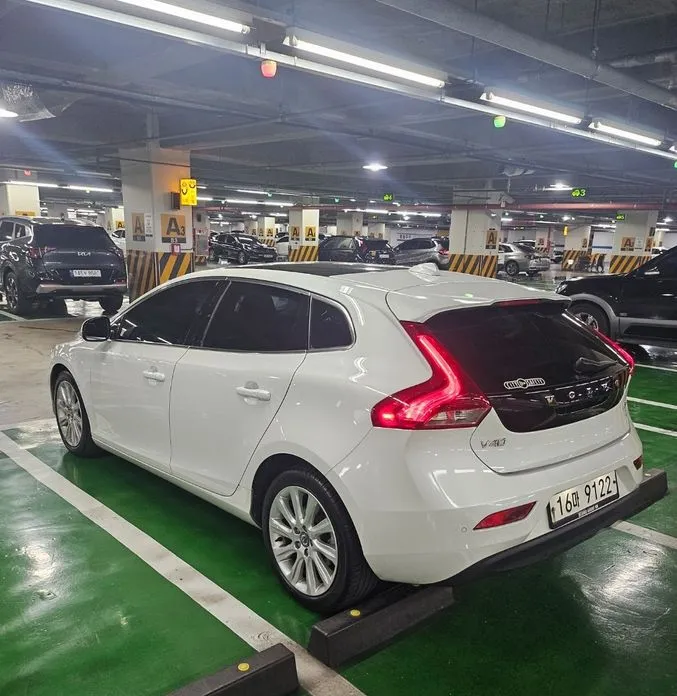 Volvo V40