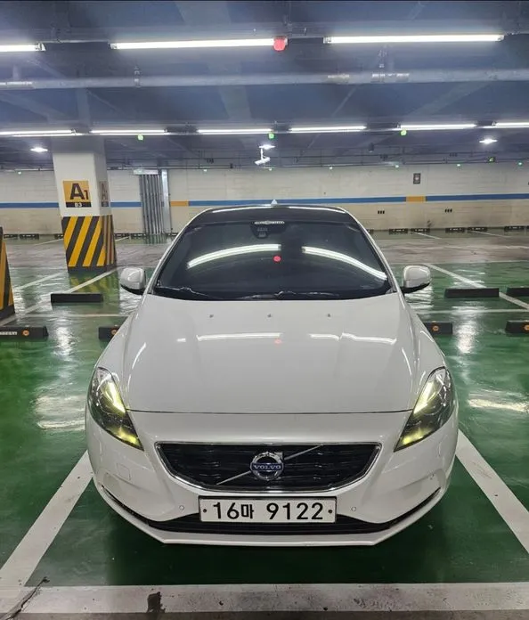 Volvo V40