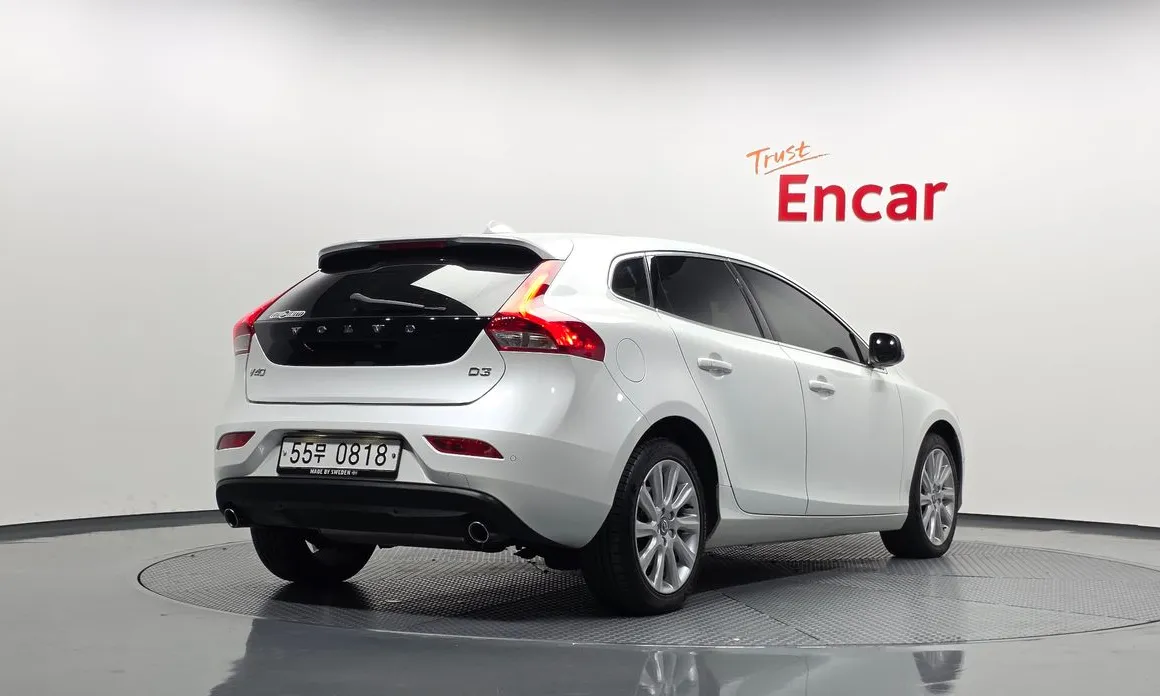 Volvo V40