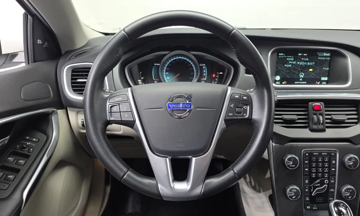 Volvo V40