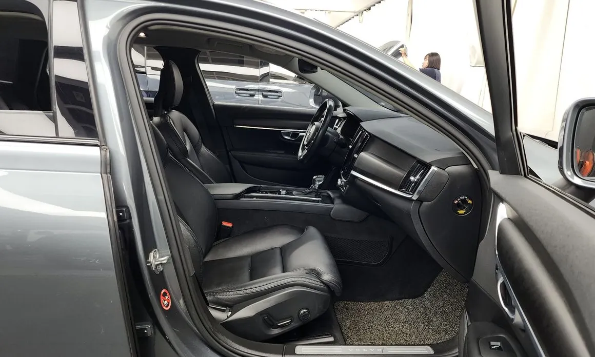 Volvo V90