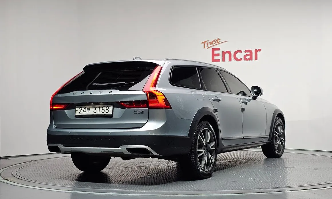 Volvo V90