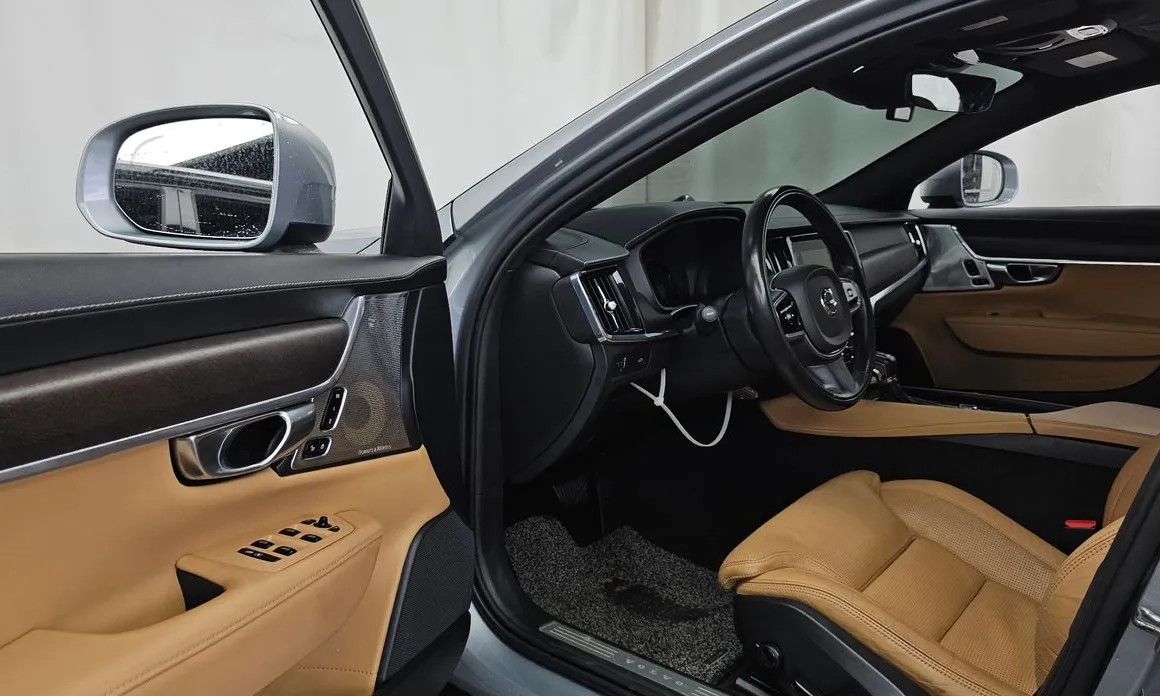Volvo V90