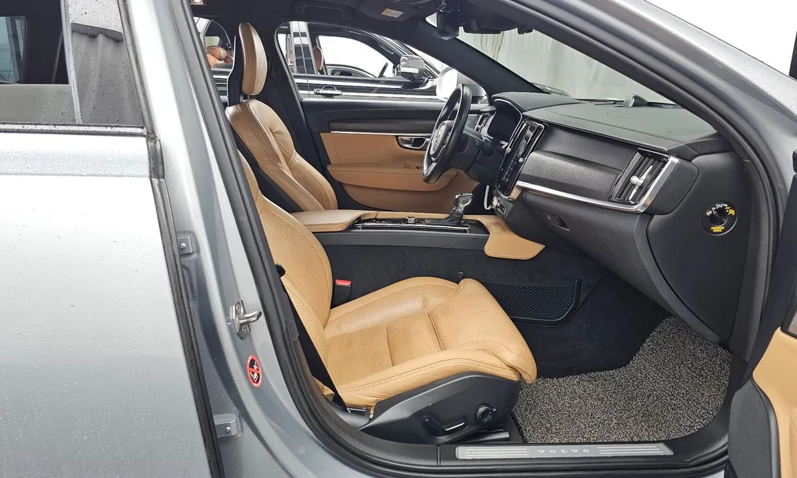 Volvo V90