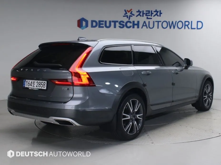 Volvo V90