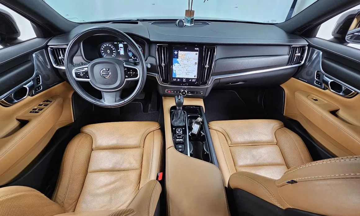 Volvo V90
