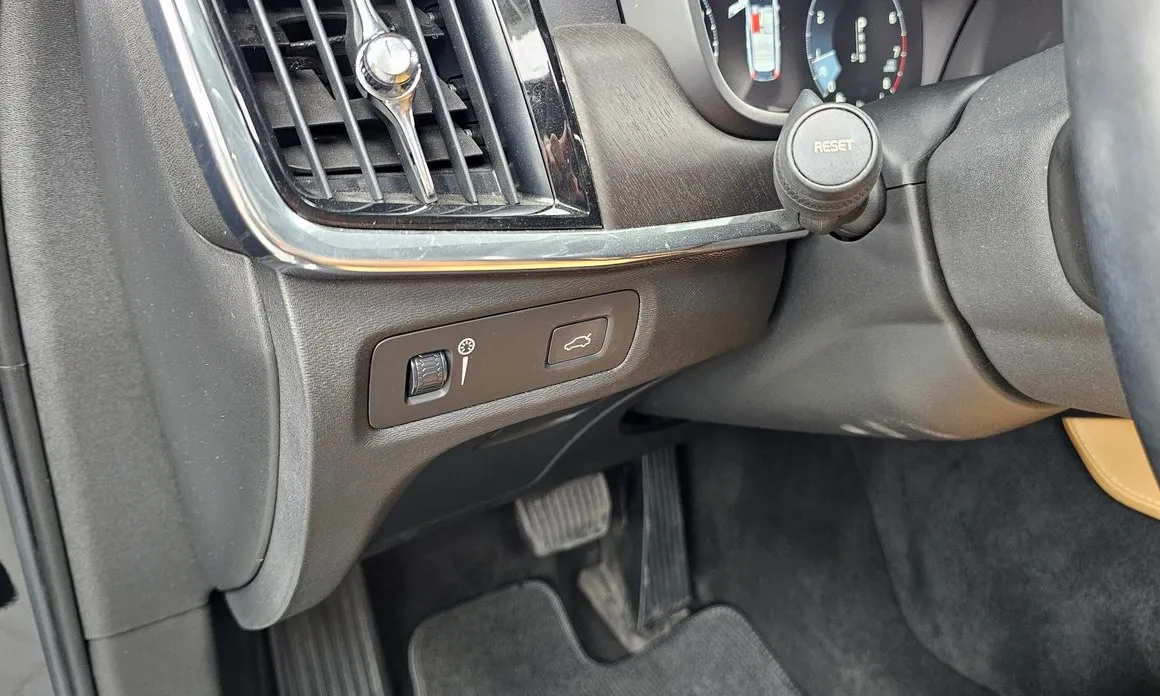 Volvo V90