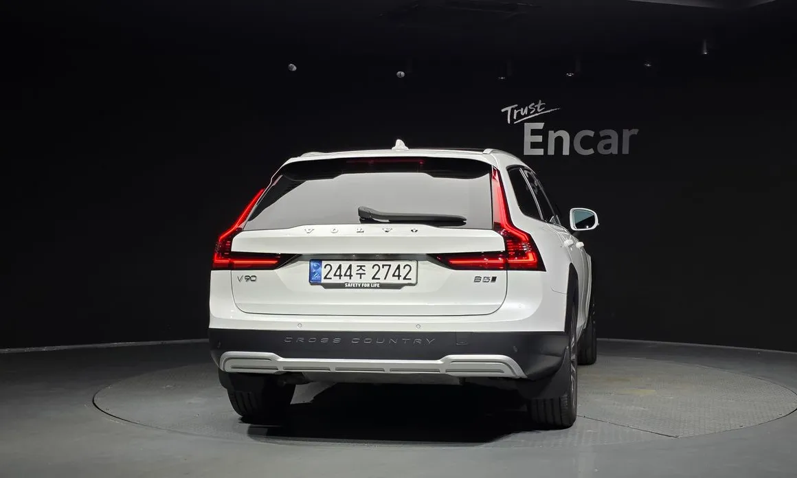 Volvo V90