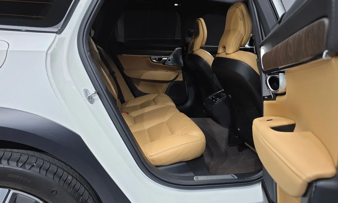 Volvo V90